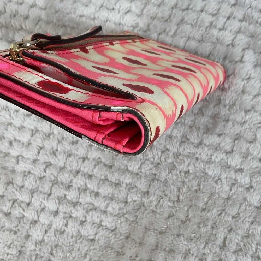 Kate Spade Laurel Way Stacy Abstract Pink White Bifold Wallet